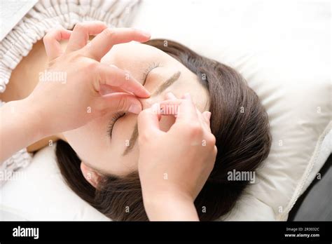 Acupuncture points hi-res stock photography and images - Alamy
