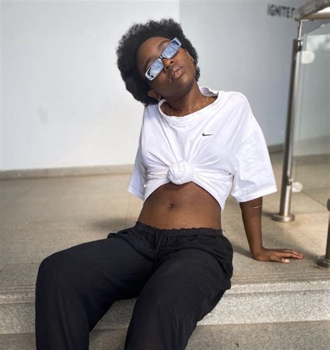 Instagram star elsa majimbo goes from viral fame and fenty campaign to beauty ambassador. ELSA MAJIMBO : À UNE VIDÉO VIRALE DE LA CÉLÉBRITÉ