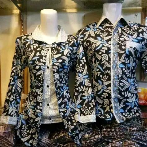 Ciri khas batik kami terdapat jahitan benang mengkilap pada motifnya. Beautiful Baju Kemeja Batik Couple | Busana Trends