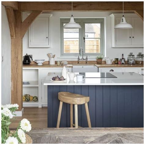 Find beautiful blue kitchen ideas, including blue kitchen cabinets, blue kitchen islands, blue and white kitchens, and blue backsplash ideas. 4 Ways to Use Navy Blue in Your Kitchen