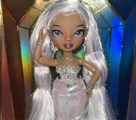 Rainbow High Roxie Grand Doll Holiday Edition Lagoagrio Gob Ec