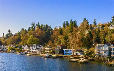 Extraordinary Lakeside Living