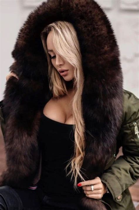 Pin By Style A Holic 4 0 On Fabul0us In Fur Fashion Fur Coat Girl Fashion