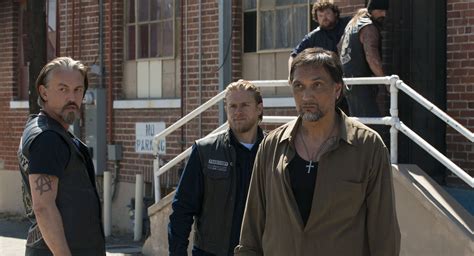 Sons Of Anarchy Season Five Rolls In On Blu Ray 3 Photos Front Row Features