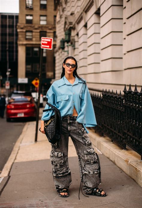 The Best Street Style At New York Fashion Week Spring Summer 2023 Elle Canada