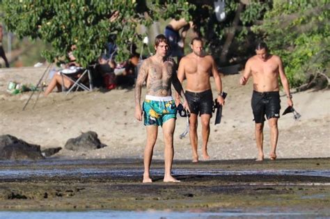 justin bieber joe termini and john termini spotted at the beach in hawaii 10 1 21