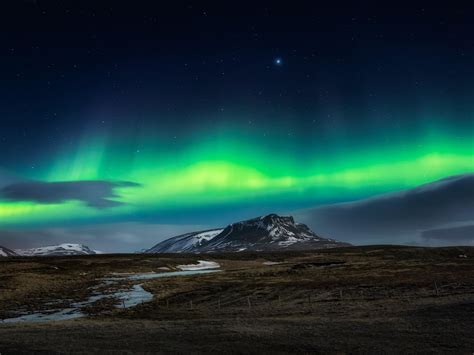 Landscape View Of Snow Capped Mountains Aurora Borealis Starry Sky 4k