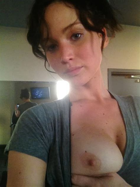 Jennifer Lawrence Lizzy Caplan Fueled The Fappening