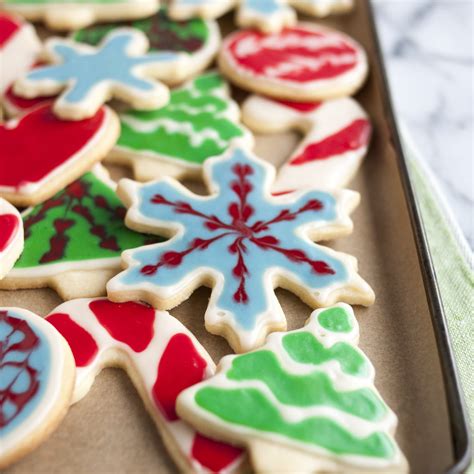 Christmas cookie royal icing decorating. Biscuit Icing Flooding - cookie ideas