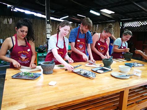 Half Day Cooking Class In A Typical Chiang Mai House Thai Kitchen Cookery Centre Book Online