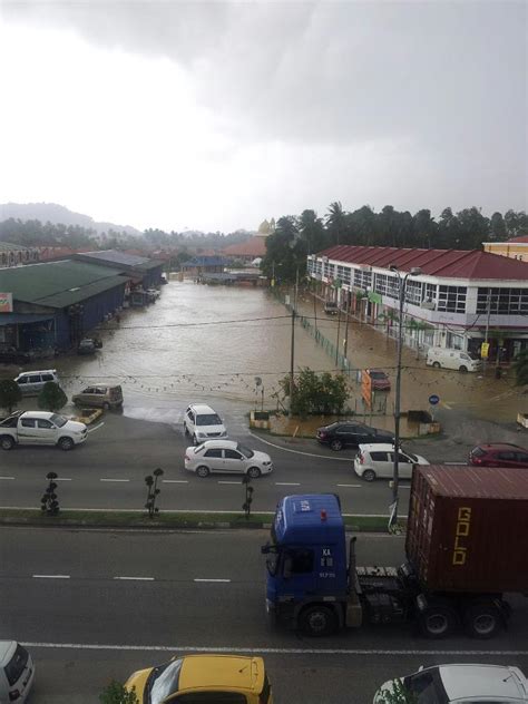 بوكيت اينده) is a suburb in iskandar puteri, johor bahru district, johor, malaysia. Kehidupan adalah sesuatu yang indah: Banjir di kemaman