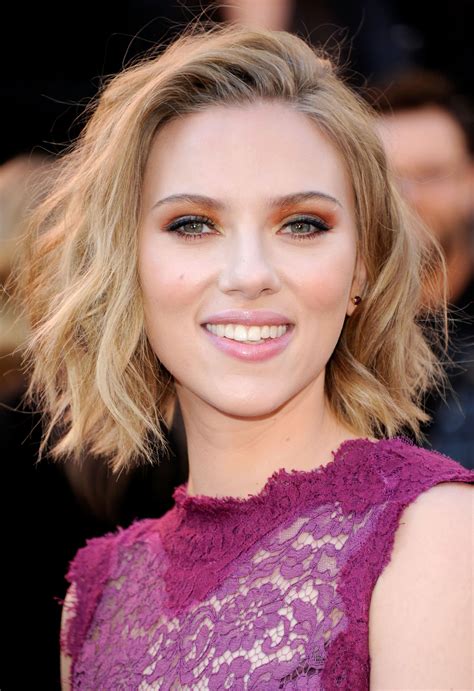 In fact, this cut is one of the most popular short haircuts for women of the year. Scarlett Johansson | Blonde hair color, Celebrity hair ...