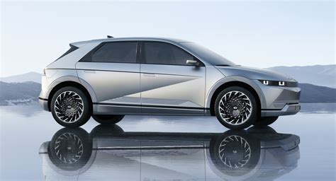 Jul 27, 2021 · יונדאי איוניק 5, המכונית החשמלית העתידנית של יונדאי, זכתה בתואר מכונית השנה 2021 באירוע של מגזין הרכב הנחשב auto express בבריטניה. יונדאי איוניק 5 החשמלית נחשפת בבכורה עולמית - cartube