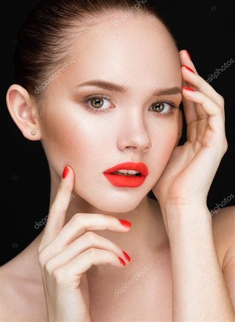 beautiful woman face closeup over black background beautiful pe — stockfotografi © fotoatelie