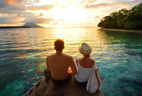 Travelling Brings Couples Closer Together Popsugar Australia Love And Sex