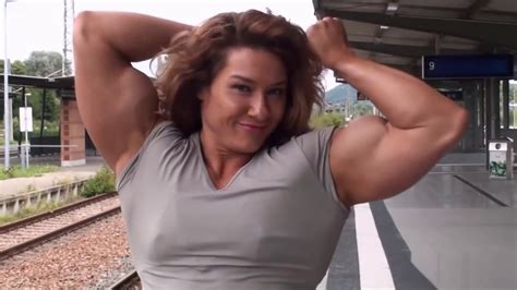 Female Bodybuilder Fbb Pro With Big Biceps Alina Popa Youtube