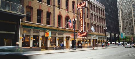 Chicago is the best restaurant city? 8 Best Historical Restaurants In Chicago