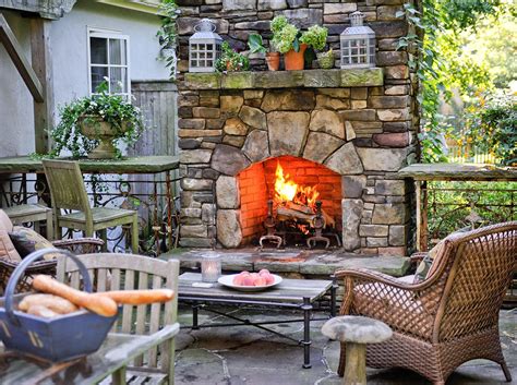 25 Stylish Ways To Bring Vintage Flair To Your Outdoor Living Space In