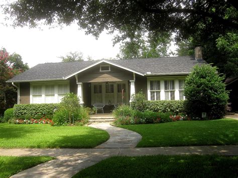 The Other Houston Bungalow Front Yard Garden Ideas