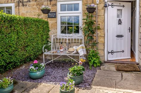 Snowdrop Cottage Clifford West Yorkshire Has Private Yard And Washer