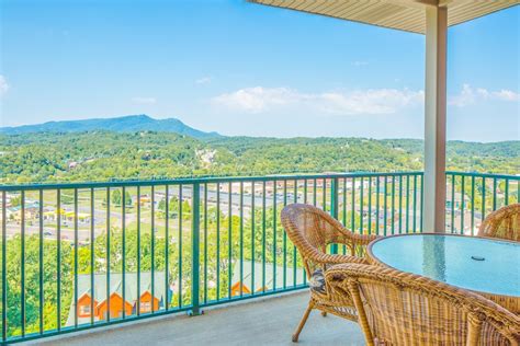 Crown Condo Condo In Pigeon Forge W 2 Br Sleeps6