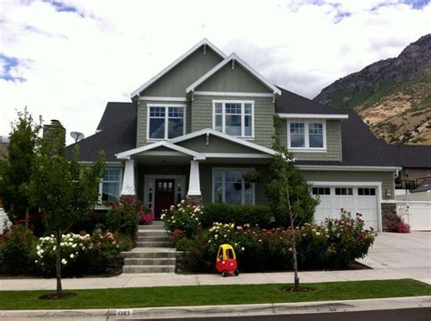 Craftsman Home Exterior House Paint Exterior Green House Siding
