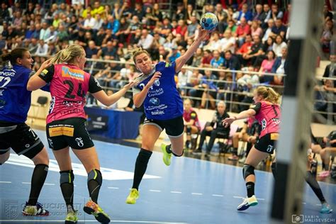 Fotbal, tenis, f1, handbal, baschet, meciuri live din cele mai tari campionate de fotbal, turnee de tenis live. CSM Bucuresti pierde acasa cu Vipers Kristiansand ...