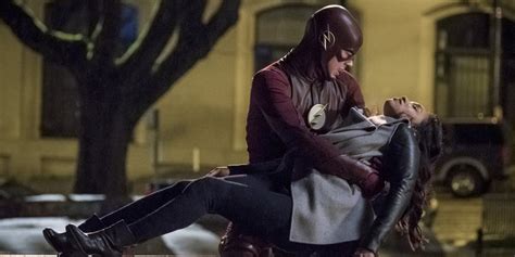 The Flash Season 3 Finale Finishes Savitar Begins A Crisis Inverse