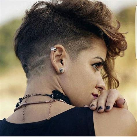 Trendy Short Hairstyles For Thick Hair