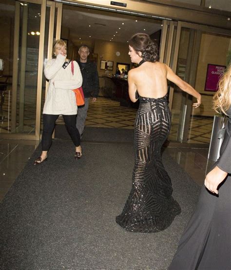 Mtv Emas 2014 Vicky Pattison Stumbles Bare Foot From After Party