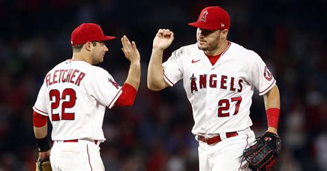 Trout Drives In Two Angels Top Nationals 3 0 Cbs Los Angeles