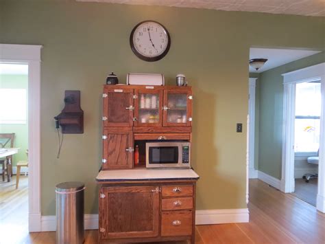 Inspiration pour une cuisine rustique avec un placard avec porte à panneau surélevé et des portes de placards vertess. Napanee Hoosier Cabinet Parts | Cabinets Matttroy