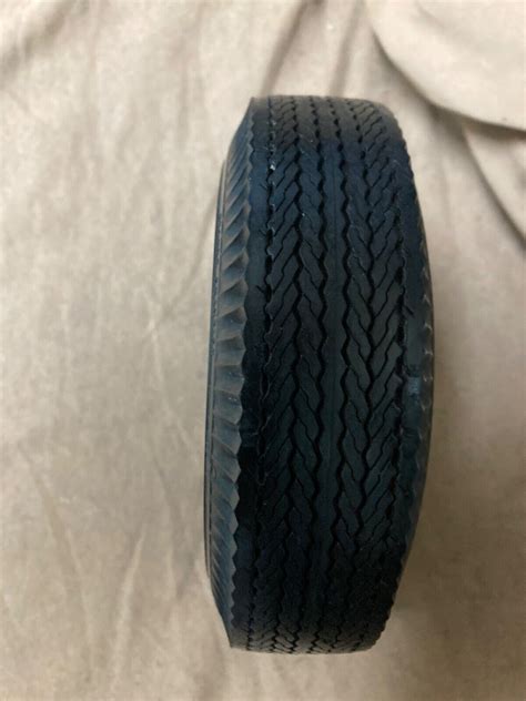 1950’s Firestone Gum Dipped Deluxe Champion rubber tire NOS 6” ash tray