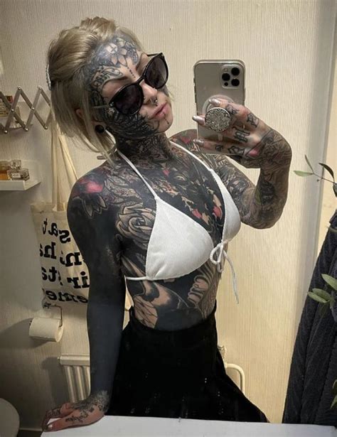 Tattoo Beauty Flaunts Hundreds Of Inkings As She Strips To