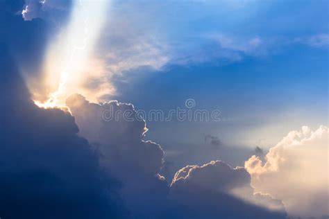 Dramatic Cloud Sunset Time With Sunbeams Stock Image Image Of Dusk