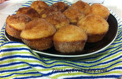 No need to make a krispy kreme run when you have this recipe on hand. old fashioned donut muffins6 | Old fashioned donut, Quick ...