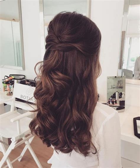And also transform overall look of the bride. 20 Brilliant Half Up Half Down Wedding Hairstyles for 2019 ...