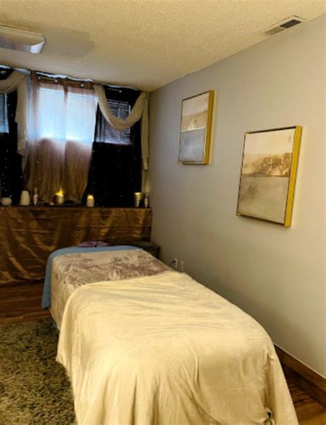 Massage In Palm Springs Contacts Location And Reviews Zarimassage