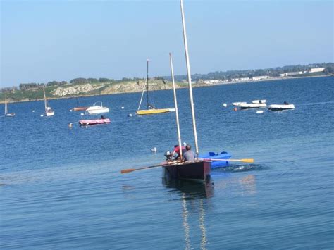 Presqu Le De Crozon Des Dizaines De Voiles Avirons Ont Navigu En