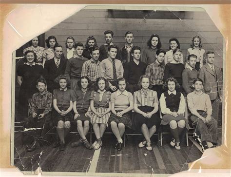 1940 Grams High School Class Pictureshe Is Second To Last In The