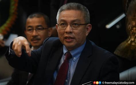Setidaknya hanya muncul satu nama baru pada posisi menteri kesehatan yang semula akan diisi oleh nila moeloek. Malaysians Must Know the TRUTH: Masjid Sri Petaling akan ...