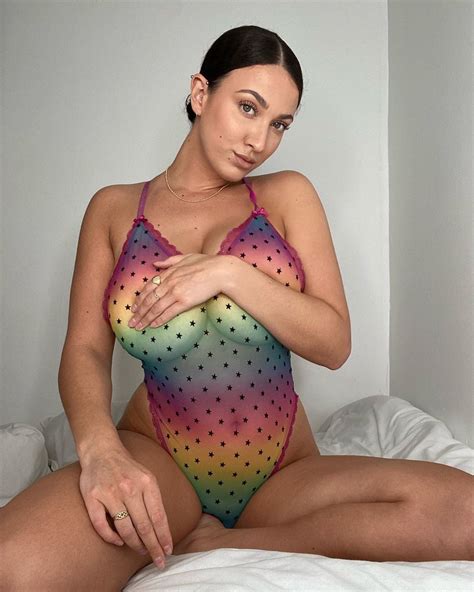 45 Hot Joey Fisher Boobs Pictures Are Too Damn Delicious