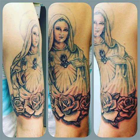 Virgin Mary Tattoo Plus Roses Josmoontattoo Mary Tattoo Virgin Mary Tattoo Tattoos