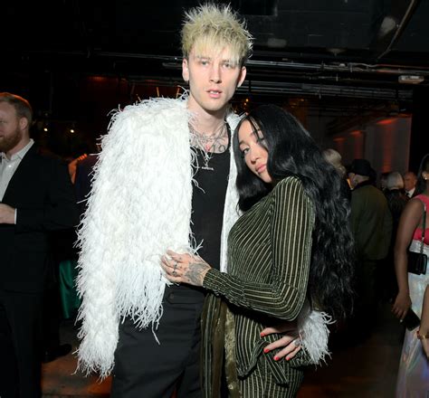 8, cheered on her father billy ray as he performed monster smash old town road alongside lil nas x during the 62nd annual grammys telecast, which aired live from the staples. Machine Gun Kellys nye flørt har 24 millioner følgere på ...