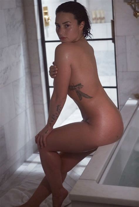 Demi Lovato Poses Completely Nude In Vanity Fair X Nude Celebrities