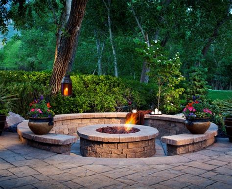 20 Strategies To Spruce Up Your Backyard