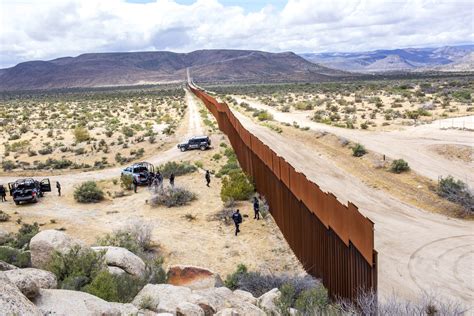 Image Result For Mexican Border Mexican Border Border Tijuana