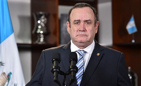 El toque de queda se mantiene en pocas comunidades, mientras que las mascarillas continúan siendo obligatorias. Presidente Giammattei anuncia Cadena Nacional con nuevas ...