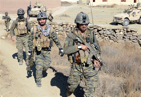 Afghan Security Forces Discuss New Checkpoint After Clearing Operation