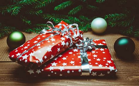 Delivery on small orders is. Christmas Gifts In Singapore 2019: Something For One And ...